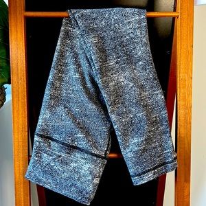 🍋 Lululemon leggings, size 8, grey